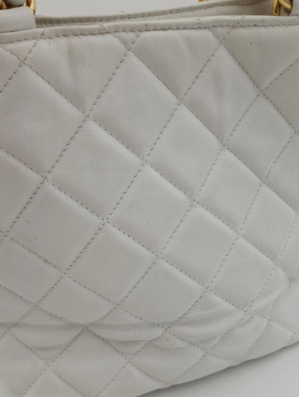 Giani Bernini Quilted White Leather Shoulder Bag with Gold Chain Strap
